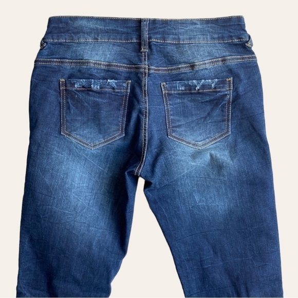 Suko Mid Rise Skinny Jeans Medium Wash Slightly Faded and Distressed - Picture 7 of 16